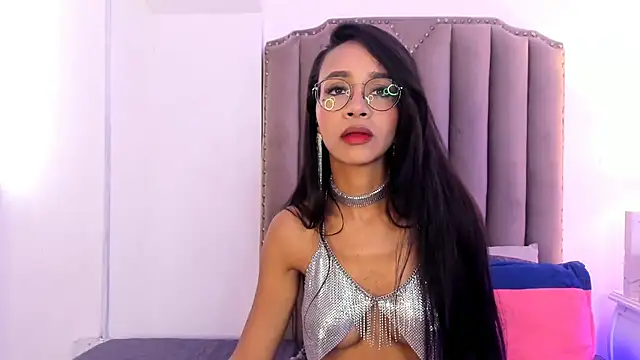 SamanthaFerrer   online show from January 24, 7:49 pm