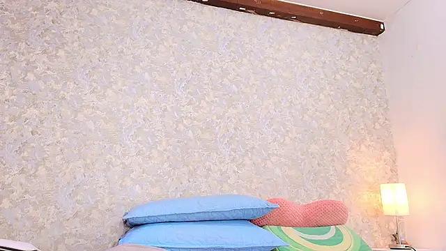 Snapshot of nicol_f chatting on October 21, 7:25 pm nicol f online show from October 21, 7:25 pm