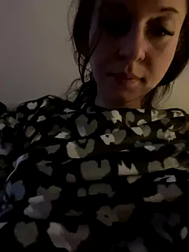 Snapshot of vienncica chatting on December 5, 12:52 am vienncica online show from December 5, 12:52 am