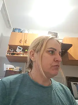 Snapshot of Malichkaanna30 chatting on February 19, 3:19 pm Malichkaanna30 online show from February 19, 3:19 pm