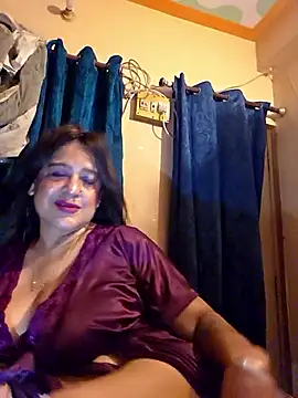 Snapshot of Hot_Queen77 chatting on March 7, 5:32 pm Hot Queen77 online show from March 7, 5:32 pm
