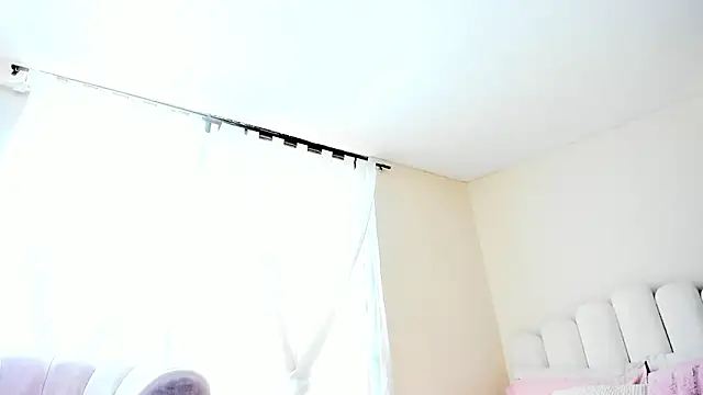 evely coelloo online show from October 14, 5:36 pm