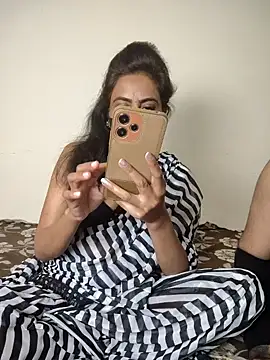 Snapshot of Raat_ki_rani_ chatting on January 2, 6:56 pm Raat ki rani online show from January 2, 6:56 pm