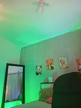 nahiarapalmer19 online show from September 11, 10:43 pm