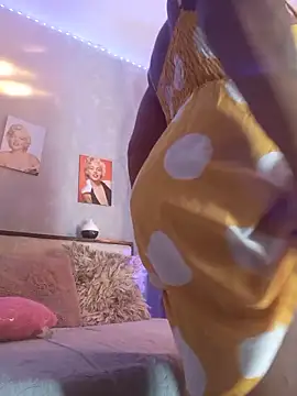 nahiarapalmer19 online show from October 18, 10:54 pm