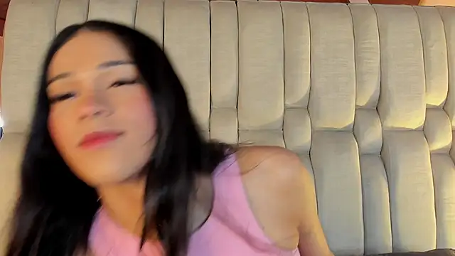 Isa Little Star online show from March 5, 3:35 am