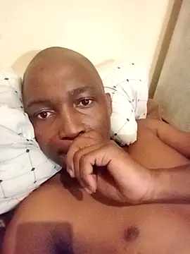 Snapshot of realGsign chatting on December 18, 11:49 am realGsign online show from December 18, 11:49 am