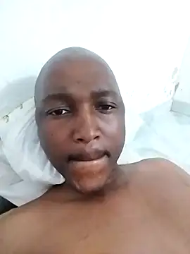 Snapshot of realGsign chatting on April 6, 10:44 pm realGsign online show from April 6, 10:44 pm