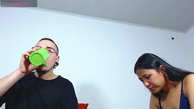 Hot Teens69 online show from December 27, 9:54 pm