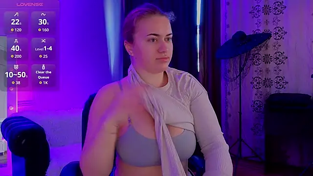 Snapshot of Ariell_Margot_ chatting on October 17, 7:33 am Ariell Margot online show from October 17, 7:33 am