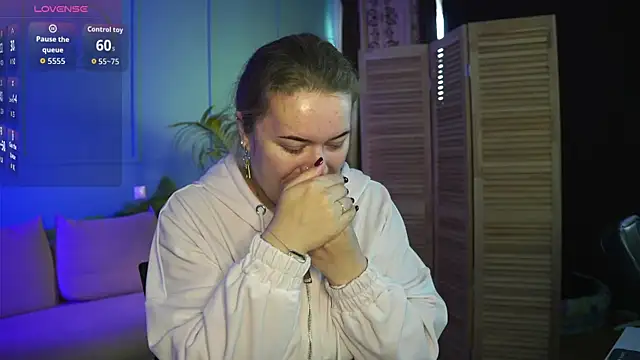 Snapshot of Ariell_Margot_ chatting on October 18, 6:26 am Ariell Margot online show from October 18, 6:26 am