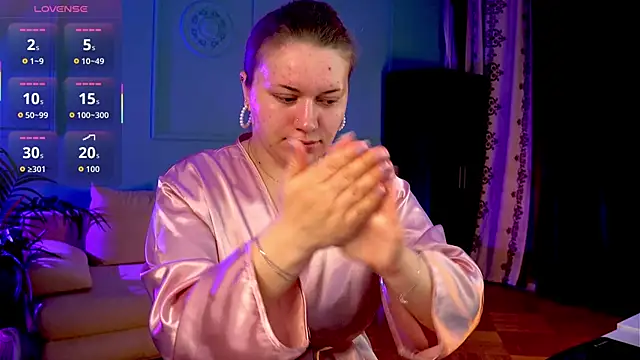 Snapshot of Ariell_Margot_ chatting on February 8, 5:55 am Ariell Margot online show from February 8, 5:55 am