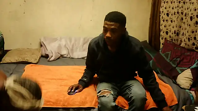 Snapshot of RGTM75 chatting on March 18, 9:18 pm RGTM75 online show from March 18, 9:18 pm