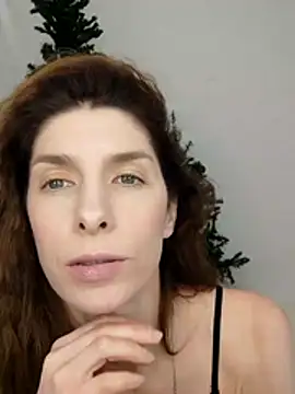 YourSuperModel online show from December 3, 2:15 pm