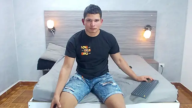 Loony Zion online show from October 6, 2:36 pm