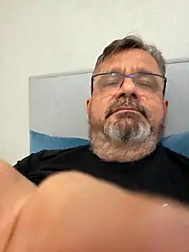 axecoman60 online show from March 4, 7:20 pm