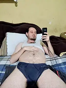 Snapshot of Martin_h24 chatting on February 3, 8:35 am Martin h24 online show from February 3, 8:35 am