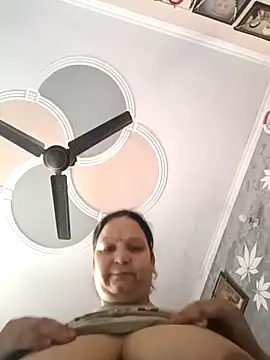 Snapshot of Kavya_kapoor chatting on October 15, 2:11 am Kavya kapoor online show from October 15, 2:11 am