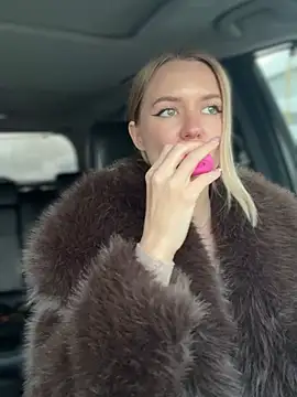 Devill Angel  online show from January 9, 10:18 am