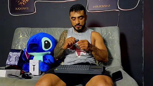 ERIC HARRISON online show from November 25, 9:59 pm