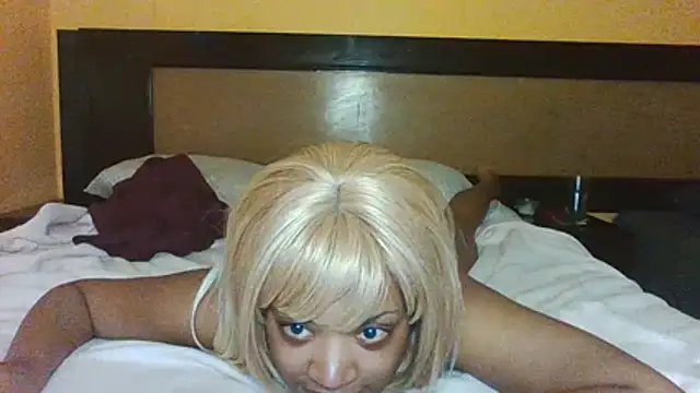 Snapshot of thekelliecapri chatting on January 18, 6:01 pm thekelliecapri online show from January 18, 6:01 pm