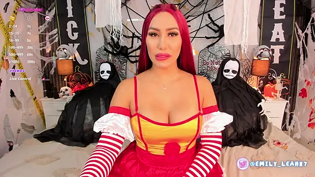 EmilyLeah  online show from October 3, 3:42 pm