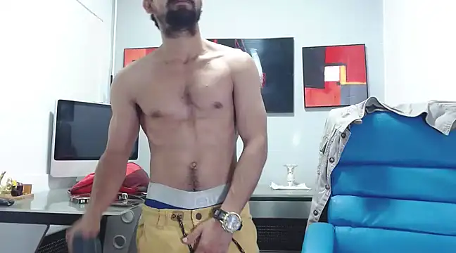 Snapshot of ryan_musclexxx chatting on December 4, 10:35 am ryan musclexxx online show from December 4, 10:35 am