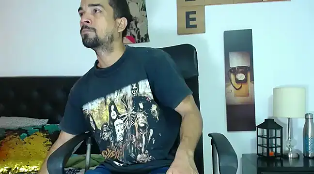 Snapshot of ryan_musclexxx chatting on December 24, 3:38 am ryan musclexxx online show from December 24, 3:38 am