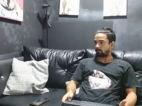 Snapshot of ryan_musclexxx chatting on January 7, 3:57 am ryan musclexxx online show from January 7, 3:57 am