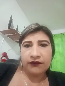 Hannahcandyy online show from January 2, 10:44 pm