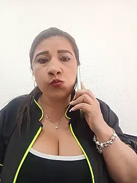 Hannahcandyy online show from June 11, 4:27 pm