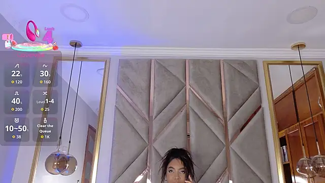 Lola King online show from October 6, 8:06 pm