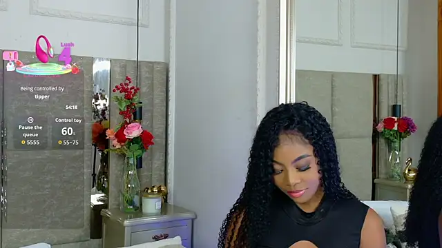 Snapshot of Lola_King chatting on February 26, 4:44 am Lola King online show from February 26, 4:44 am