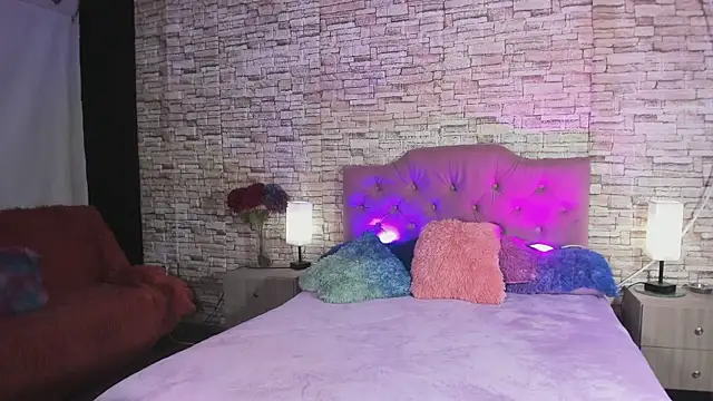 Snapshot of kitty_queen10 chatting on November 12, 3:07 am kitty queen10 online show from November 12, 3:07 am