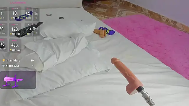 Snapshot of sweet_karlaa__ chatting on December 4, 8:23 am sweet karlaa   online show from December 4, 8:23 am