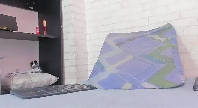 Snapshot of rosse_thompson11 chatting on February 5, 10:55 pm rosse thompson11 online show from February 5, 10:55 pm