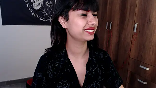 Snapshot of Little-Lucifer chatting on May 15, 6:48 pm Little-Lucifer online show from May 15, 6:48 pm