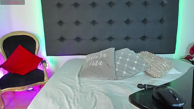 SaraDreamss online show from January 22, 8:38 pm