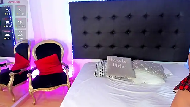 SaraDreamss online show from February 18, 8:36 pm