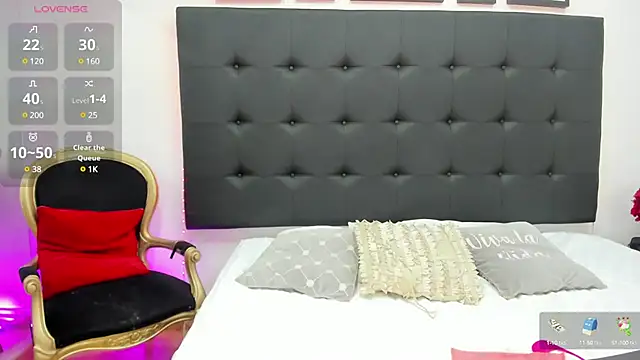 SaraDreamss online show from February 21, 8:49 pm