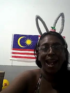 Snapshot of mamakarma1403 chatting on September 19, 12:02 am mamakarma1403 online show from September 19, 12:02 am