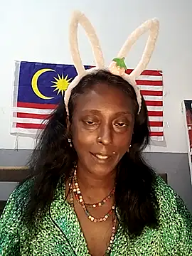 Snapshot of mamakarma1403 chatting on September 21, 1:13 pm mamakarma1403 online show from September 21, 1:13 pm