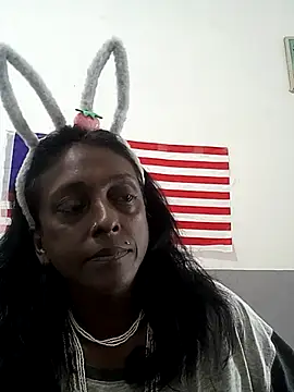 Snapshot of mamakarma1403 chatting on September 27, 3:00 am mamakarma1403 online show from September 27, 3:00 am