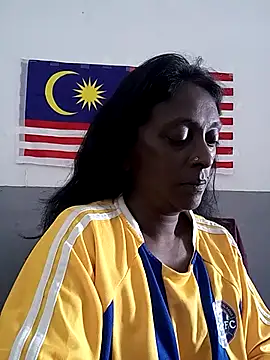 Snapshot of mamakarma1403 chatting on October 2, 3:02 am mamakarma1403 online show from October 2, 3:02 am