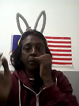 Snapshot of mamakarma1403 chatting on October 10, 2:43 am mamakarma1403 online show from October 10, 2:43 am