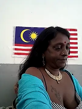 Snapshot of mamakarma1403 chatting on October 14, 5:41 am mamakarma1403 online show from October 14, 5:41 am