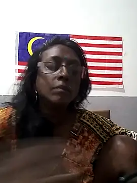 Snapshot of mamakarma1403 chatting on October 21, 12:39 pm mamakarma1403 online show from October 21, 12:39 pm