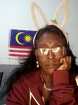 Snapshot of mamakarma1403 chatting on October 22, 1:44 pm mamakarma1403 online show from October 22, 1:44 pm