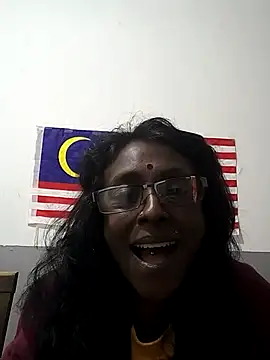 Snapshot of mamakarma1403 chatting on October 25, 4:13 pm mamakarma1403 online show from October 25, 4:13 pm