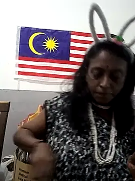 Snapshot of mamakarma1403 chatting on November 2, 3:20 am mamakarma1403 online show from November 2, 3:20 am